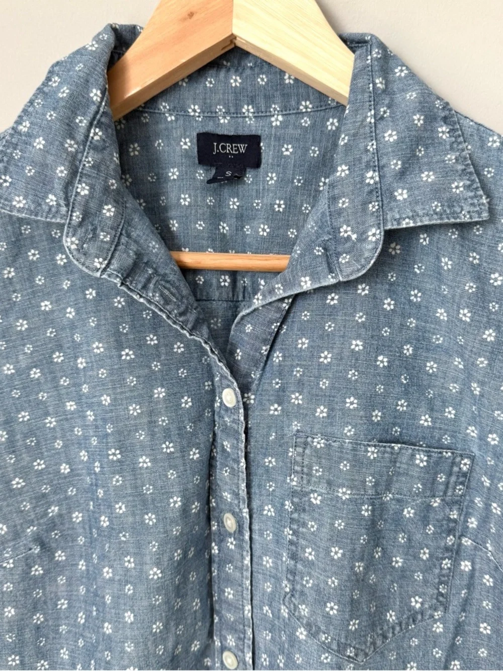 J. Crew Women's Light Blue Printed Classic Chambray Button-Up Shirt